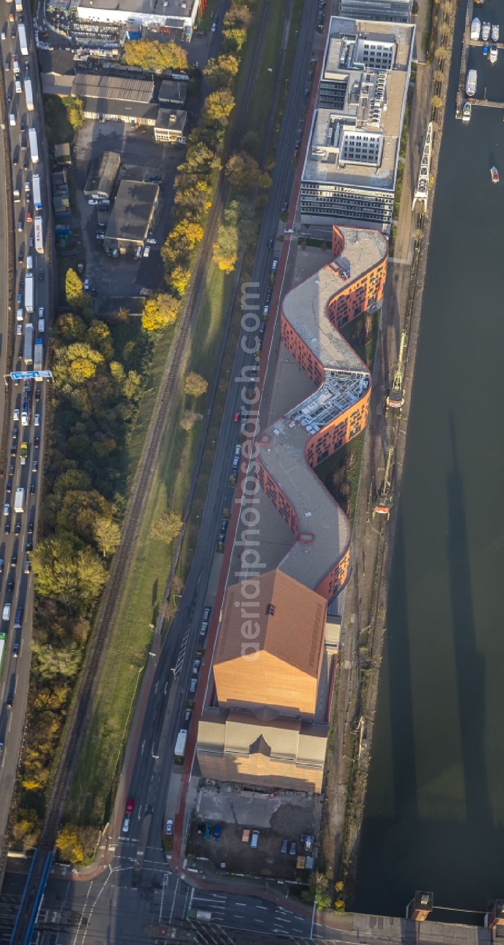 Aerial photograph Duisburg - National Archives at Schwanentor in Duisburg in the Ruhr area in North Rhine-Westphalia