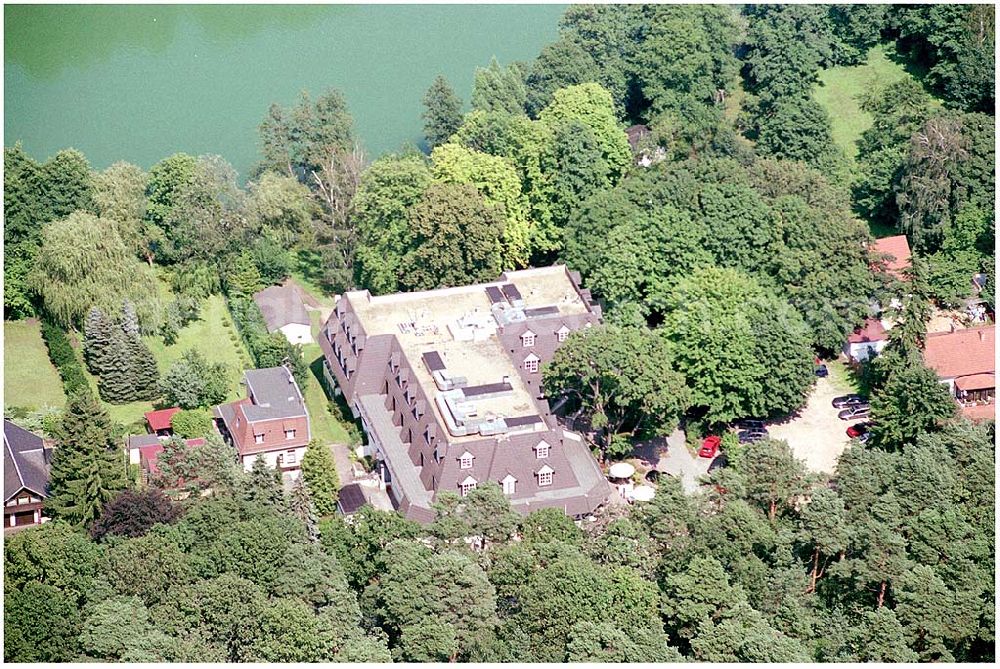 Eggersdorf / Strausberg from above - 23.07.2004 Landhaus Villago - Hotel Restaurant am Bötzsee Kontakt: 15345, Eggersdorf Altlandsberger Chaussee 88/89 Telefon: 03341 / 4690 Telefax: 03341 / 469 469 Achim Walder: