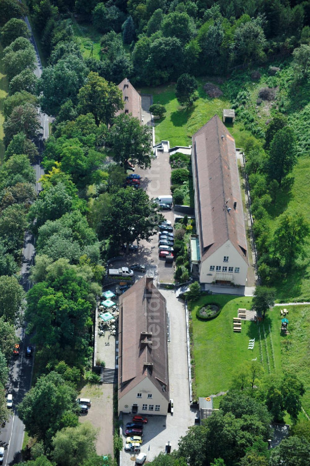 Aerial photograph Eisenach - Landhotel Alte Fliegerschule Am Weinberg 1 / Nessetalstraße in Eisenach, Thüringen. Country hotel Alte Fliegerschule in Eisenach, Thuringia.