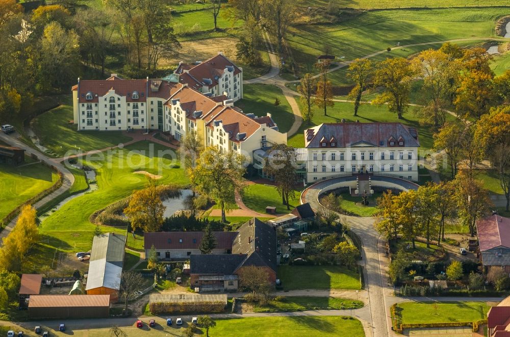 Aerial photograph Teterow - The country hotel Schloss Teschow in the state Mecklenburg-Western Pomerania. It is located in Teschow, a district of Teterow