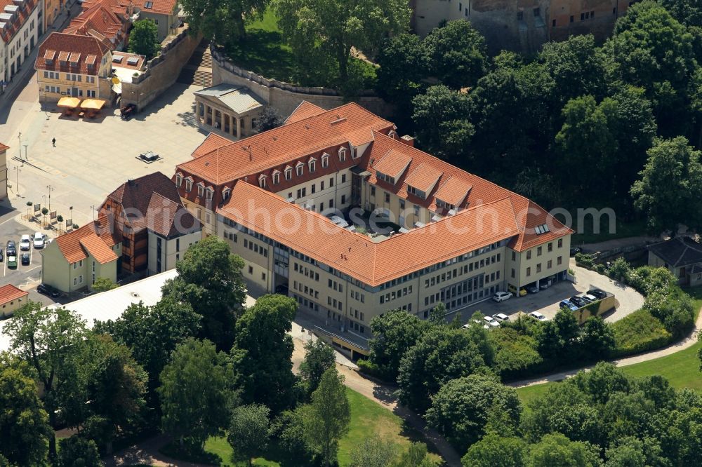 Aerial photograph Sondershausen - The District Office of Kyffhaeuserkreis stands on the market of Sondershausen in Thuringia. The administration of the district is based in the former prince house that belongs to the historic ensemble of buildings of Sondershausen castle