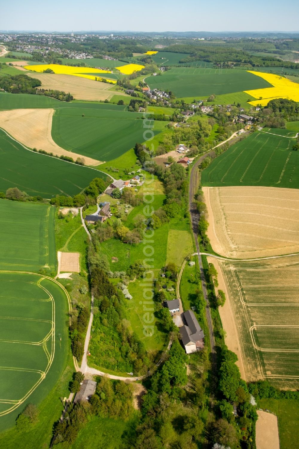 Aerial photograph Heiligenhaus - Landscape of Angertal valley in the South of Heiligenhaus in the state of North Rhine-Westphalia