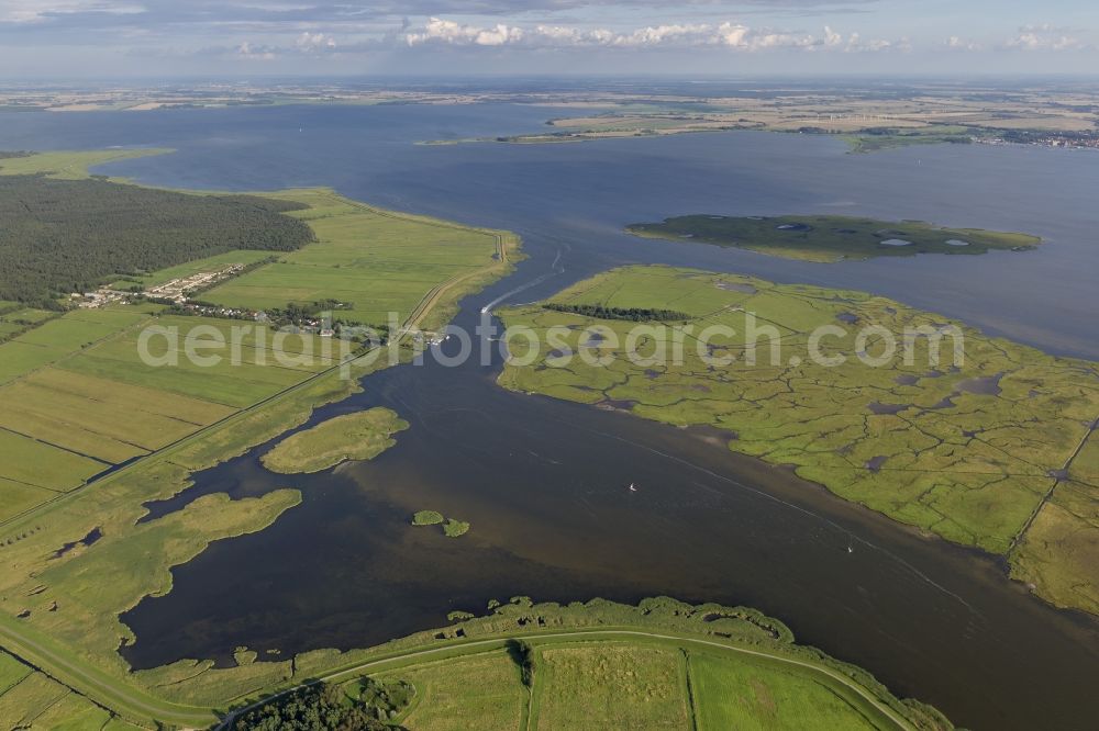 Aerial photograph Zingst - Barth Bodden landscape of the Big Island at Kirr Zingst in Mecklenburg-Western Pomerania