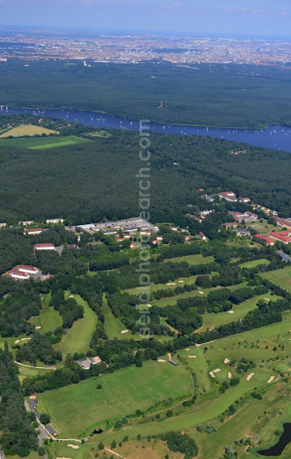 Berlin from the bird's eye view: Landscape along the golf course of the Berliner Golf Club Gatow eV on the shores of the Wannsee district of Berlin Gatow