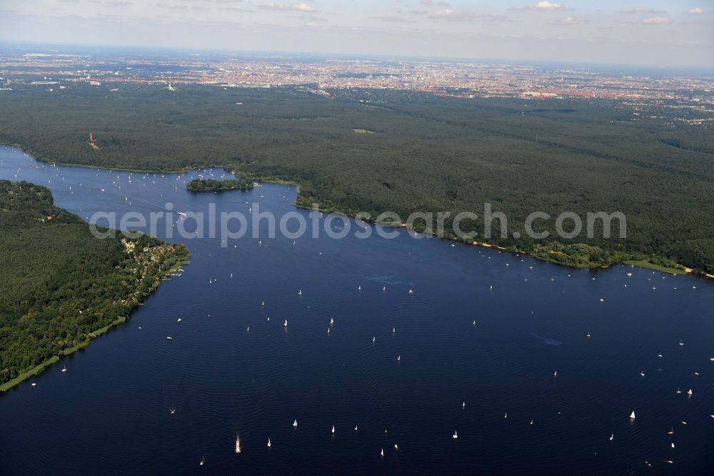 Aerial image Berlin - Landscape along the river banks of the Wannsee Grunewald in the district of Charlottenburg-Wilmersdorf in Berlin