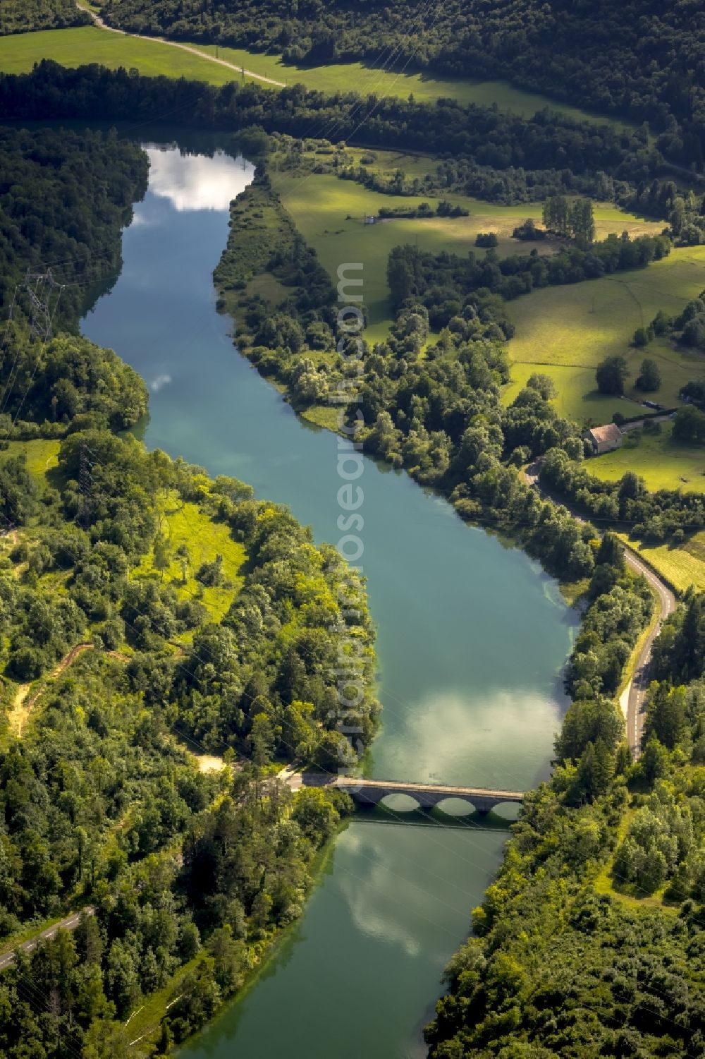 Onoz from the bird's eye view: Landscape of the flux flow of Lain at Onoz in France