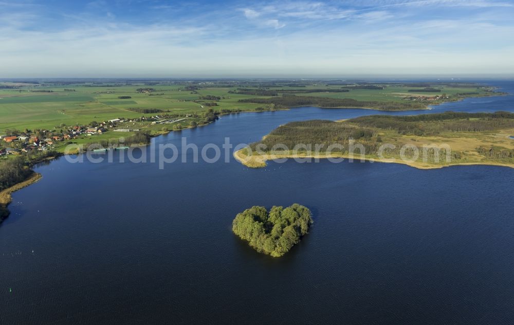 Aerial image Rechlin - Landscape at the Little Müritz lake with Baumwall Heart Island at the Mecklenburg Lake District in Rechlin in Mecklenburg - Western Pomerania