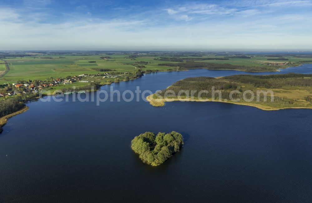 Aerial photograph Rechlin - Landscape at the Little Müritz lake with Baumwall Heart Island at the Mecklenburg Lake District in Rechlin in Mecklenburg - Western Pomerania