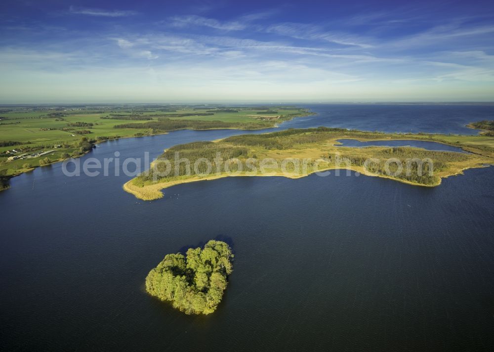 Rechlin from the bird's eye view: Landscape at the Little Müritz lake with Baumwall Heart Island at the Mecklenburg Lake District in Rechlin in Mecklenburg - Western Pomerania