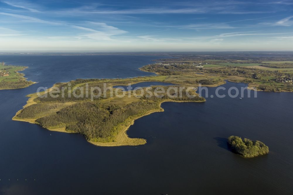 Rechlin from the bird's eye view: Landscape at the Little Müritz lake with Baumwall Heart Island at the Mecklenburg Lake District in Rechlin in Mecklenburg - Western Pomerania