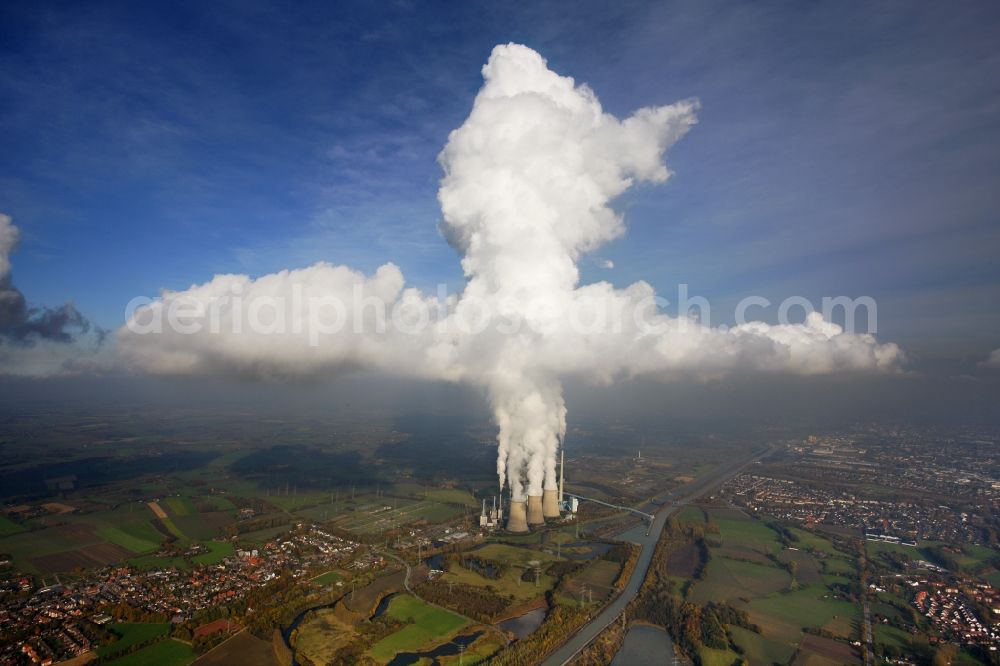 Werne from above - Landscape with Cross-forming cloud with temperature inversion with inversion layer over the Gersteinwerk Werne Werne-Stockum in North Rhine-Westphalia