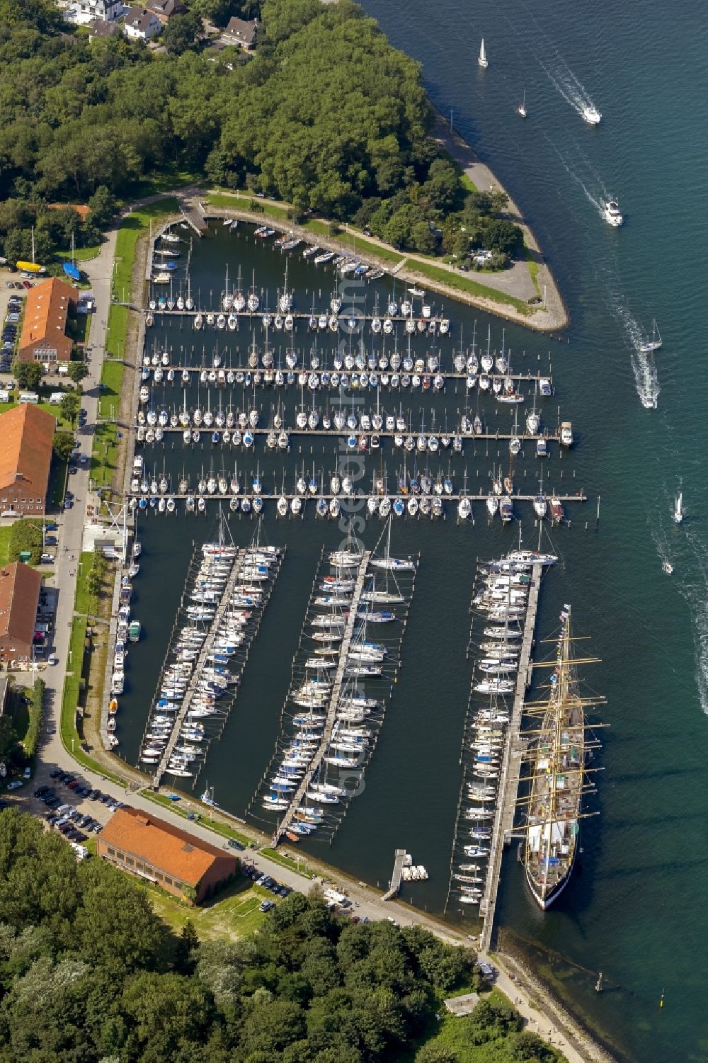 Lübeck OT Travemünde from the bird's eye view: Landscape of the Baltic Sea port of Lübeck - Travemünde at the mouth of the river Trave in Lübeck Bay in the state of Schleswig-Holstein