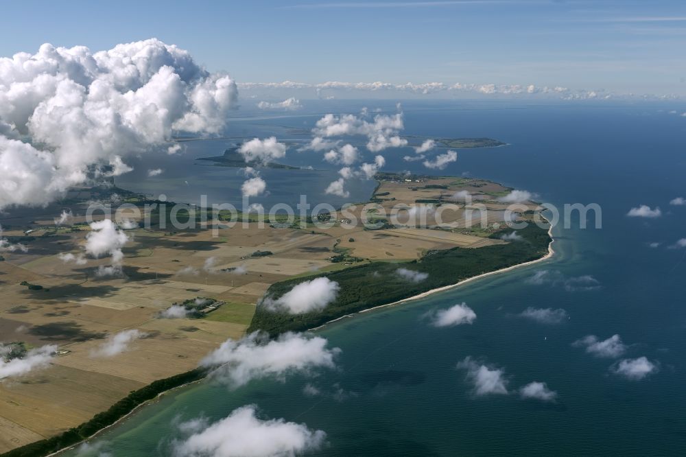 Aerial image Dranske - Landscape of the Baltic coast between Dranske Wittow and on the island of Rügen in Mecklenburg-Western Pomerania