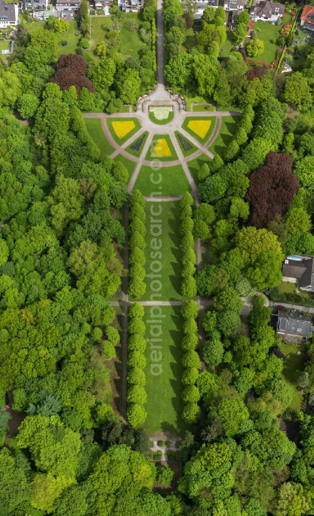 Aerial photograph Gelsenkirchen - Landscape of the park from the Castle Berge in Gelsenkirchen in North Rhine-Westphalia