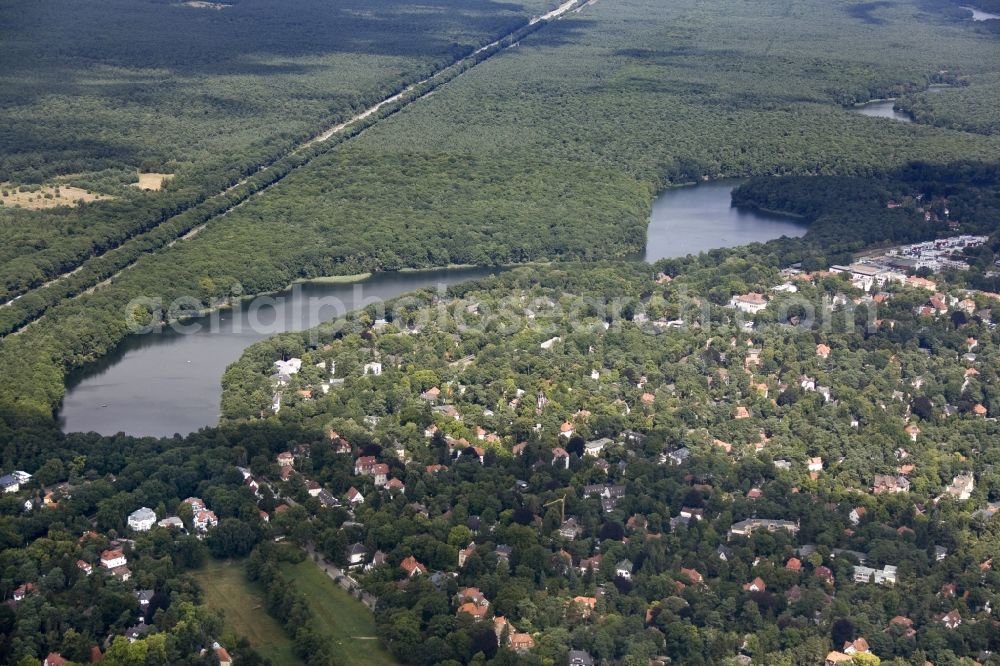 Aerial photograph Berlin - Landscape of the chain of lakes on Schlachtensee Grunewald in Berlin