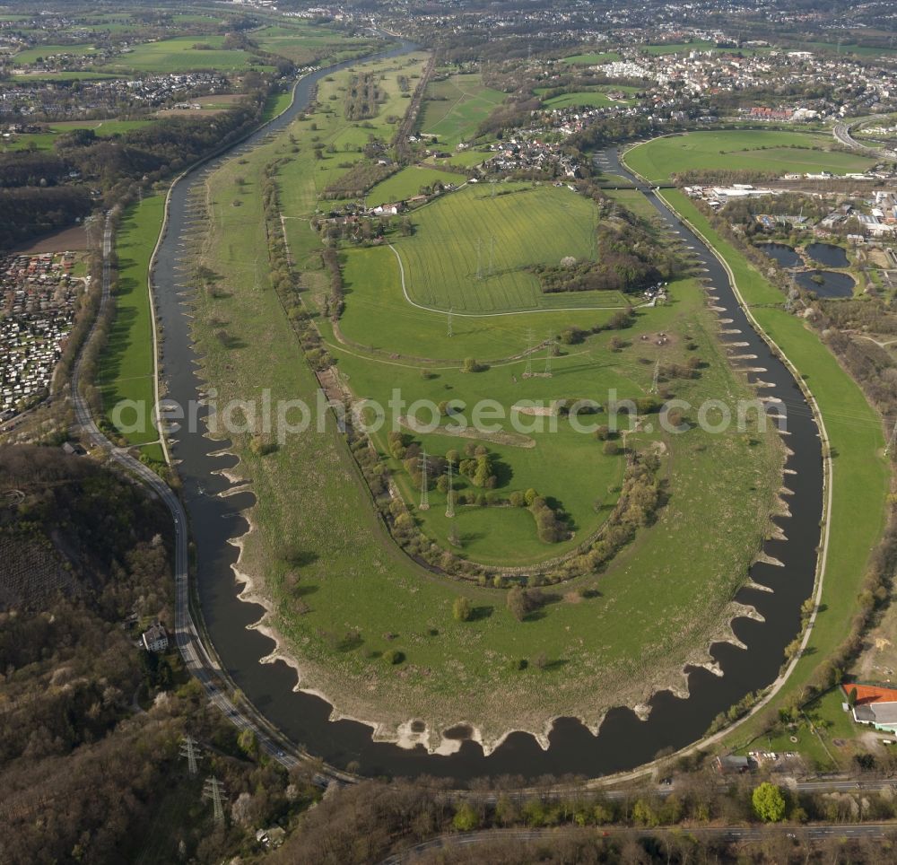 Aerial photograph Hattingen - Landscape of banks of the loop in Hattingen Ruhr in North Rhine-Westphalia