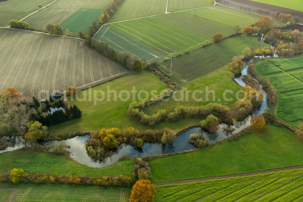 Aerial photograph Hamm OT Caldenhof - Landscape on the banks of the river-course Ahse at Caldenhof in Hamm - state North Rhine-Westphalia