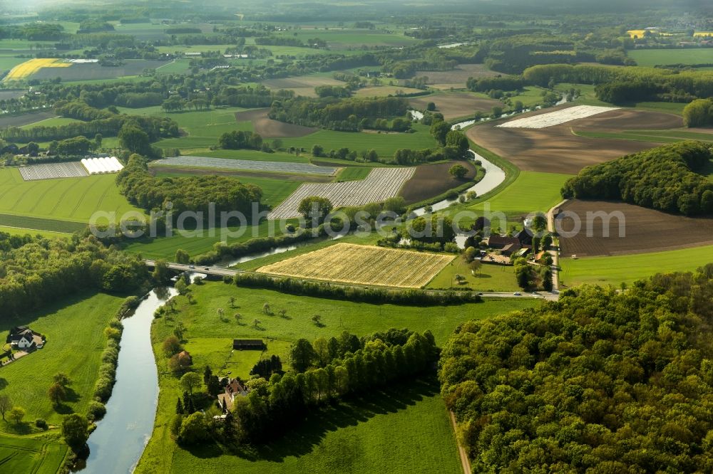 Olfen from the bird's eye view: Landscape of meadows and fields at the Hotel-Restaurant Zur Rauschenburg at Olfen in the state of North Rhine-Westphalia