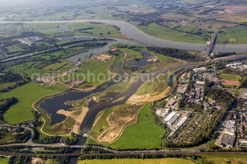 Aerial photograph Wesel - Landscapes of the redesigned lip mouth in the course of the river of the Rhine near Wesel in North Rhine-Westphalia