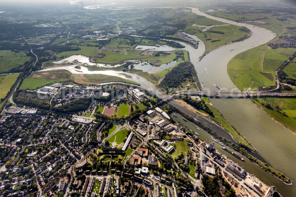 Aerial image Wesel - Landscapes of the redesigned lip mouth in the course of the river of the Rhine near Wesel in North Rhine-Westphalia