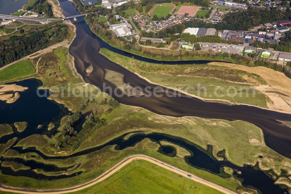 Aerial photograph Wesel - Landscapes of the redesigned lip mouth in the course of the river of the Rhine near Wesel in North Rhine-Westphalia