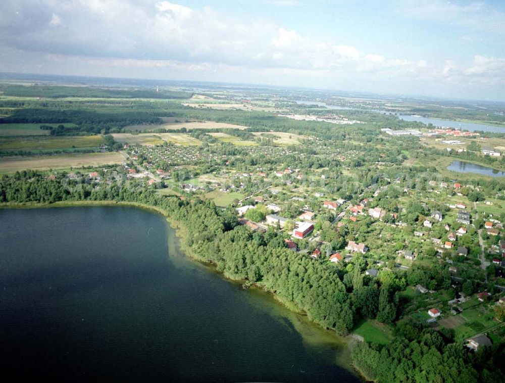 Aerial photograph Werder / Brandenburg - Landstreifen der ADDIT Bau-Projekt GmbH & Co an der Kemnitzer Chaussee am Plessower See in Werder / Havel.