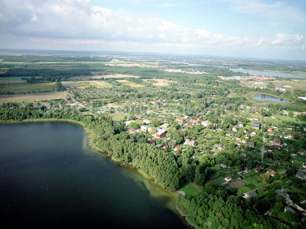 Werder / Brandenburg from above - Landstreifen der ADDIT Bau-Projekt GmbH & Co an der Kemnitzer Chaussee am Plessower See in Werder / Havel.