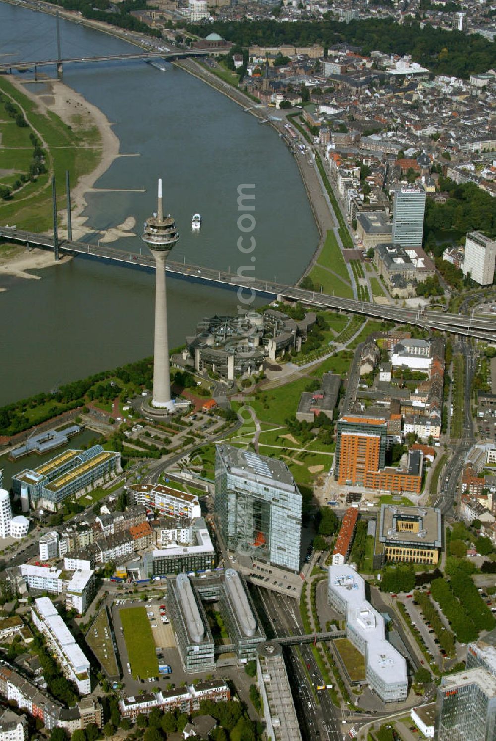 Aerial photograph Düsseldorf - Blick auf das Stadttor, den Fernsehturm, das Hafengebiet und den Landtag von NRW.