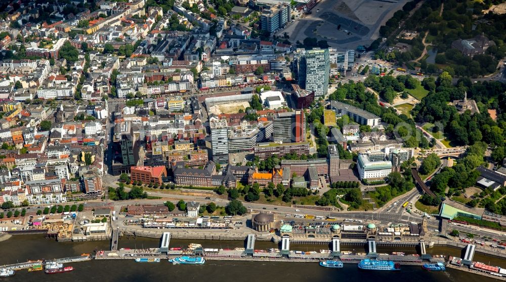 Hamburg from above - Landing stages at the Norderelbe in Hamburg harbor in the state of Hamburg