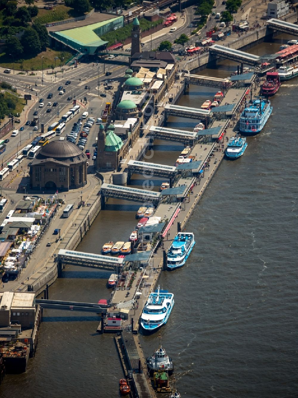 Aerial photograph Hamburg - Landing stages at the Norderelbe in Hamburg harbor in the state of Hamburg