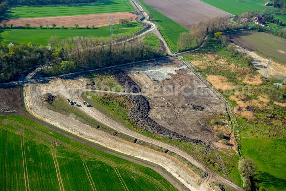 Aerial photograph Gemmerich - Woods and agricultural areas on Westhusener Weg in Gemmerich in the state of North Rhine-Westphalia. The creek Westhusener Bach is getting a new river bed in the area