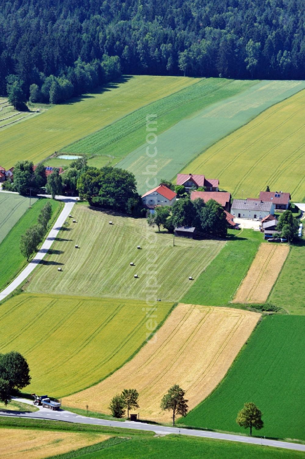 Hemau OT Altenlohe from the bird's eye view: View of agricultural fields in Hemau in the state Bavaria