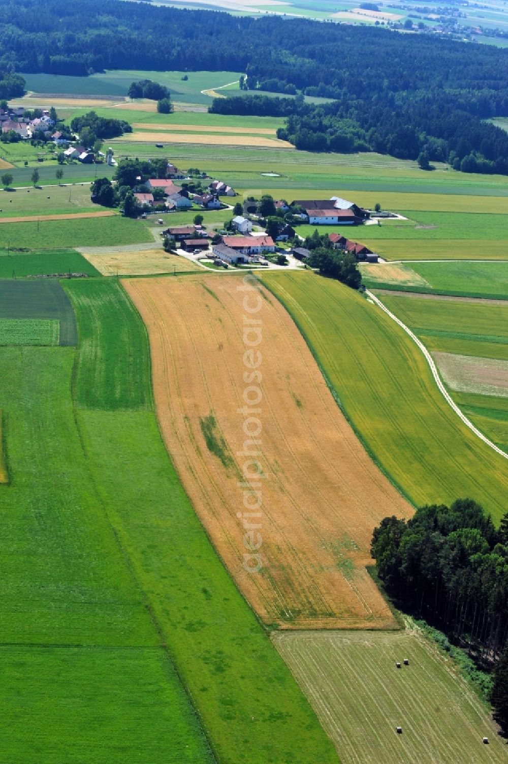 Hemau OT Altenlohe from above - View of agricultural fields in Hemau in the state Bavaria