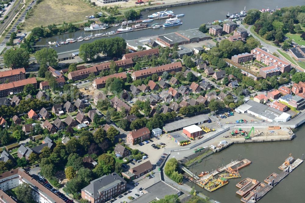 Hamburg from above - Promontory between the Steendiekkanal and Köhlfleet canal in Hamburg-Finkenwerder. Here is also the location of port technology of the Hamburg Port Authority HPA