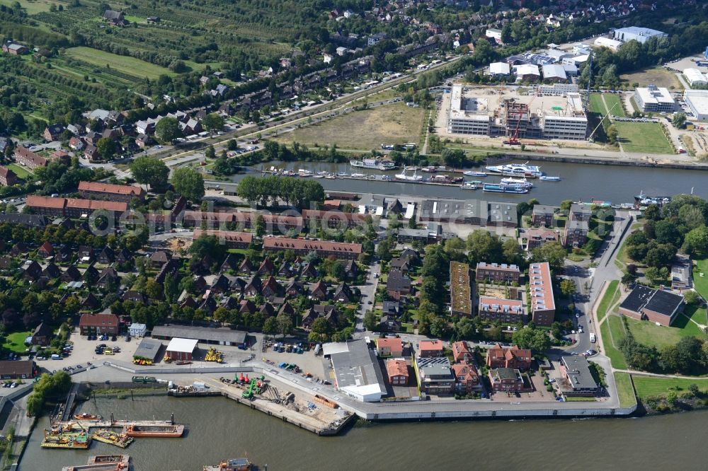 Hamburg from the bird's eye view: Promontory between the Steendiekkanal and Köhlfleet canal in Hamburg-Finkenwerder. Here is also the location of port technology of the Hamburg Port Authority HPA