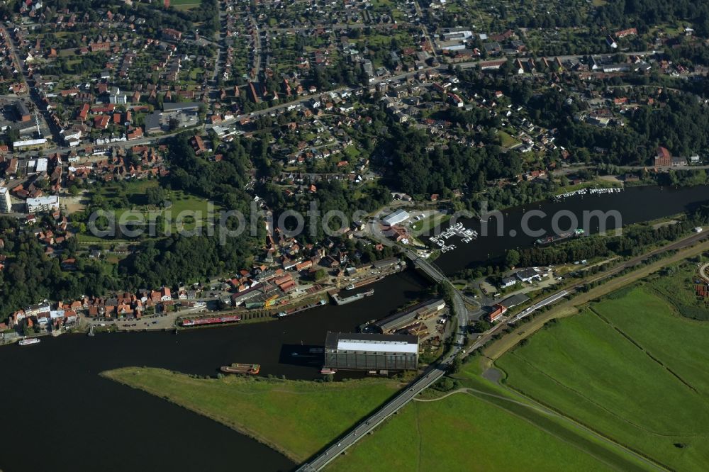 Aerial photograph Lauenburg Elbe - Lauenburg with Hitzler shipyard on the banks of the river Elbe in the state of Schleswig-Holstein