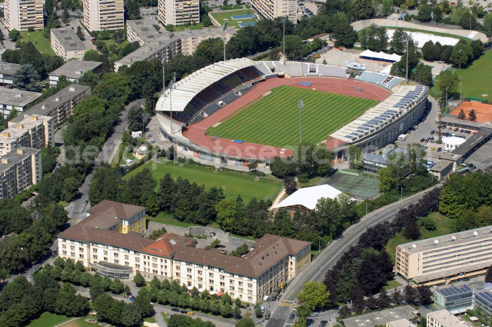 Aerial photograph Lausanne - Blick auf das Fußballstadion Stade Olympique de la Pontaise und Rekrutierungszentrum. Kontakt: Service de l'information info cité, Place de la Palud 2, Case postale, 1002 Lausanne, Tel. +41 21 315-2555, Fax +41 21 315-2010, E-Mail info@lausanne.ch,