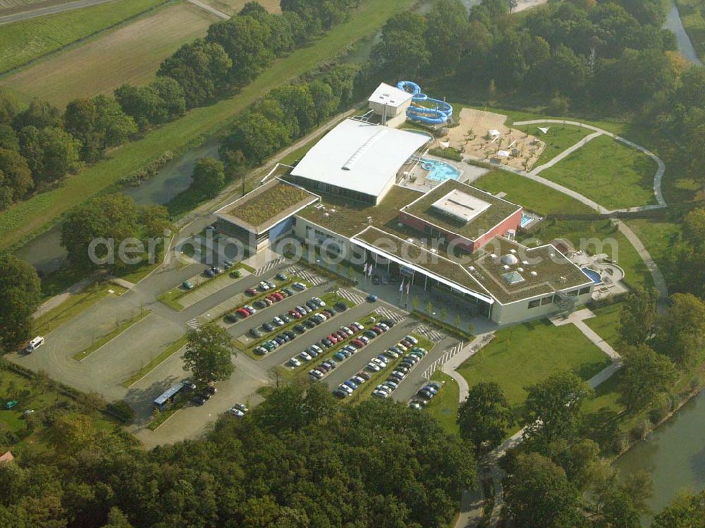 Bad Liebenwerda from the bird's eye view: Im Juli 2004 eröffnete im Süden Brandenburgs eines der größten Erlebnis- und Gesundheitsbäder Deutschlands. Lausitztherme Wonnemar, Am Kurzentrum 1, 04924 Bad Liebenwerda, Tel. 035341-49020, Fax 035341-490229, badliebenwerda@wonnemar.de, http://