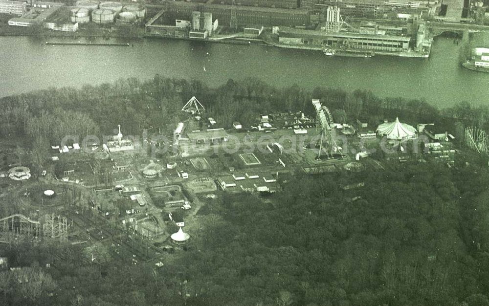 Berlin - Treptow from the bird's eye view: LBA Treptower Park (Binnenschifffahrt, Weißeflotte