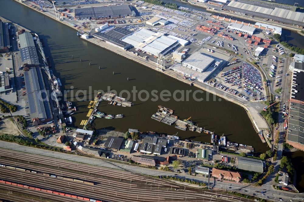 Aerial image Hamburg - Luebeck riverside in Hamburg-Mitte / Kleiner Grasbrook. A project of the Hamburg Port Authority HPA