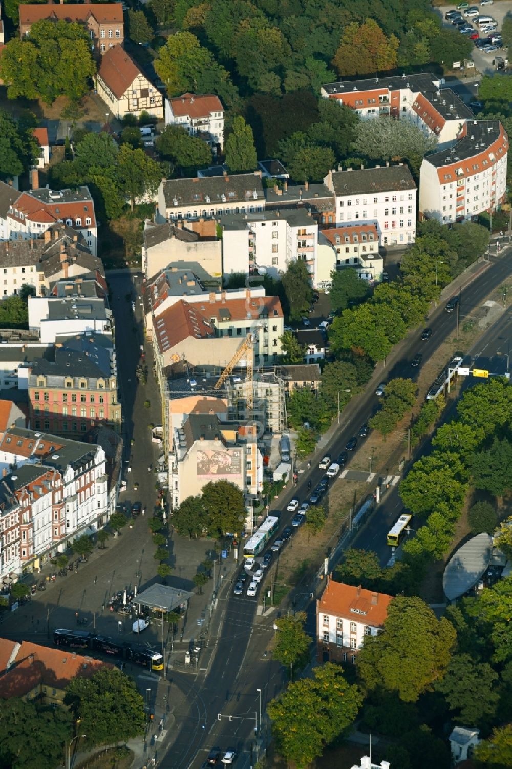 Aerial photograph Berlin - Construction site for the construction of gaps along the multi-family house residential housing estate Mueggelheimer Strasse - Gruenstrasse in the district Koepenick in Berlin, Germany