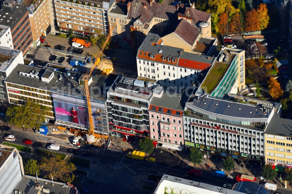 Aerial image Berlin - Construction site for the construction of gaps along the multi-family house residential housing estate Tauentzienstrasse in Berlin, Germany