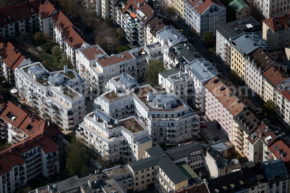 München from the bird's eye view: Gap development along the apartment building housing estate on Theresienstrasse in the district of Maxvorstadt in Munich in the state Bavaria, Germany