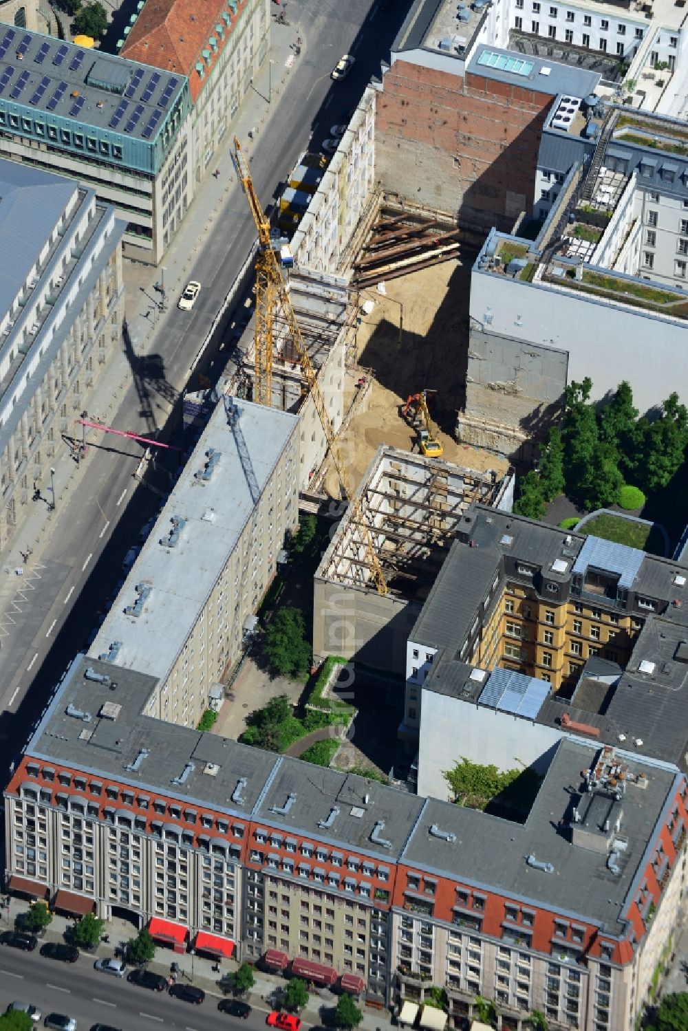 Aerial image Berlin Mitte - Closing of the gap - building site for a residential and commercial building on the French street in Berlin Mitte