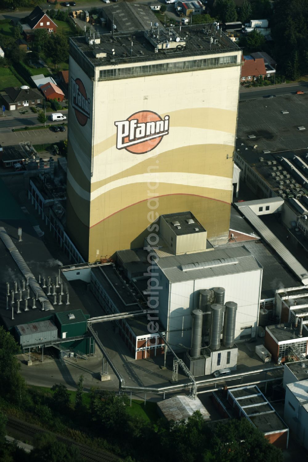 Cloppenburg from above - Buildings and production halls on the food manufacturer's premises Pfanni of Emsland Food GmbH on street Werner-Eckart-Ring in Cloppenburg in the state Lower Saxony, Germany