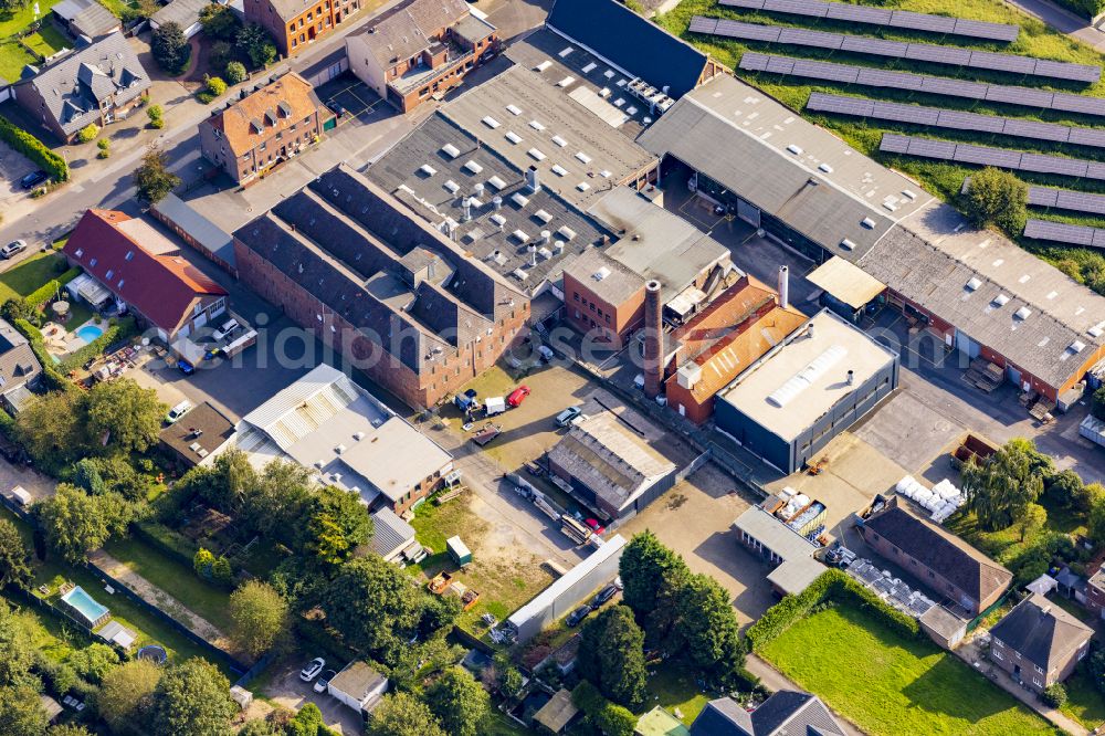 Nettetal from the bird's eye view: Buildings and production halls on the leather manufacturer's premises of Lederfabrik Richard Hoffmans GmbH & Co KG on the street Vorbruch in Breyell in the state of North Rhine-Westphalia, Germany