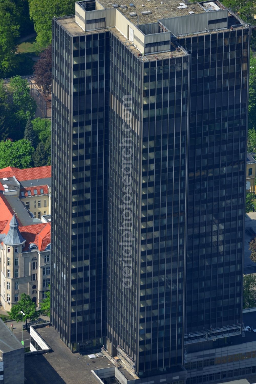 Aerial image Berlin - View of the Steglitzer Kreisel, a building complex with an office tower in Berlins district of Steglitz