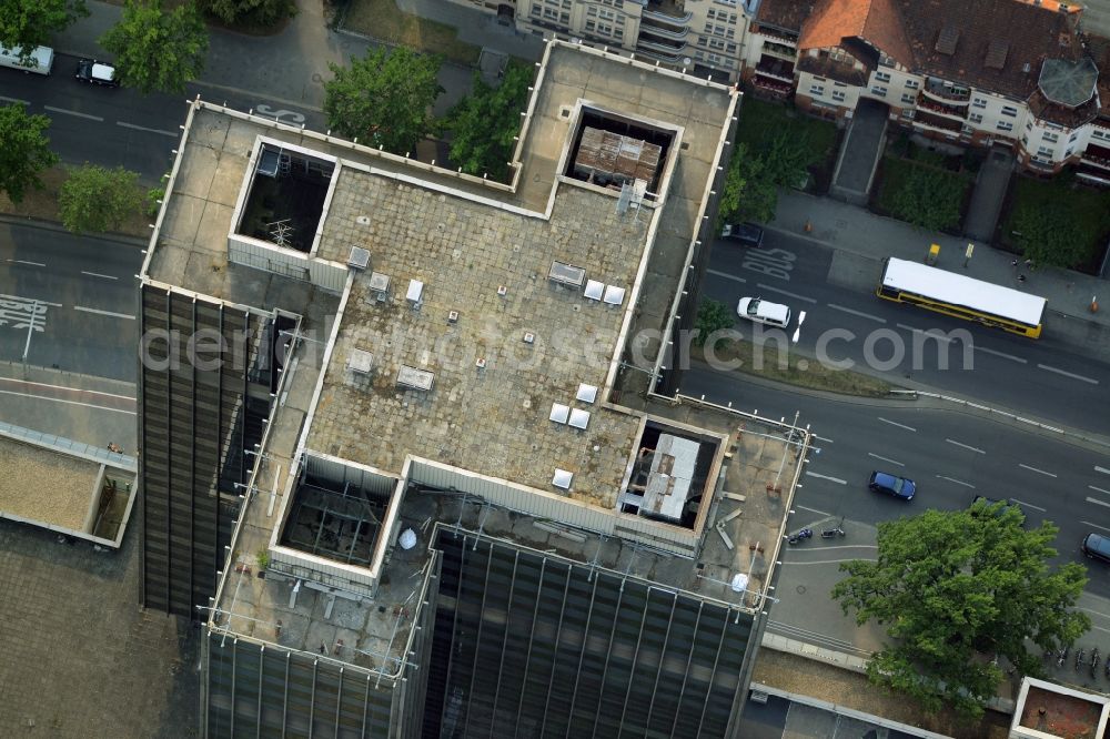 Aerial photograph Berlin - View of the Steglitzer Kreisel, a building complex with an office tower in Berlins district of Steglitz