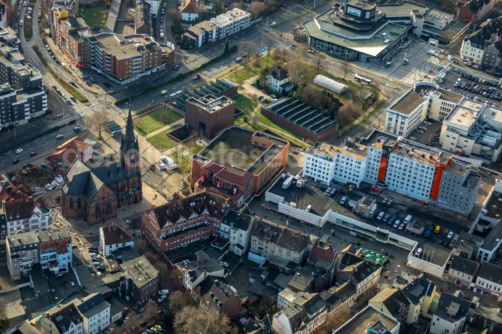 Herne from the bird's eye view: Leaving old department store building of Adler Modemaerkte AG on Bahnhofstrasse in Herne in the state North Rhine-Westphalia, Germany