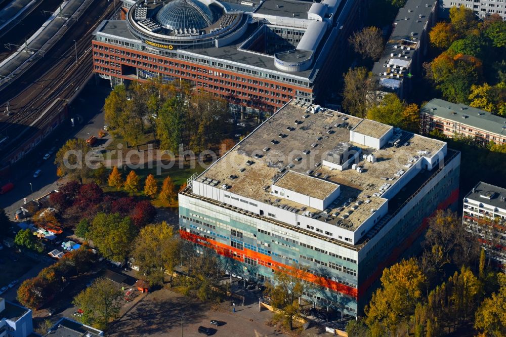 Aerial image Berlin - Leaving old department store building Galeria Kaufhof on Koppenstrasse in the district Friedrichshain in Berlin, Germany